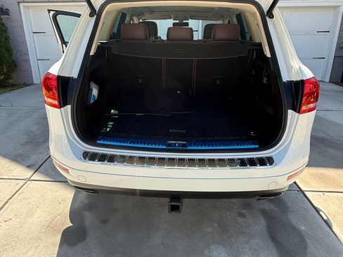 Used 2014 Volkswagen Touareg VR6 AWD/4WD image 13