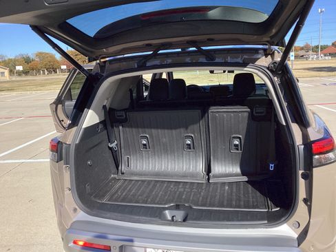 Used 2023 Nissan Pathfinder Platinum w/ Cargo Package image 28