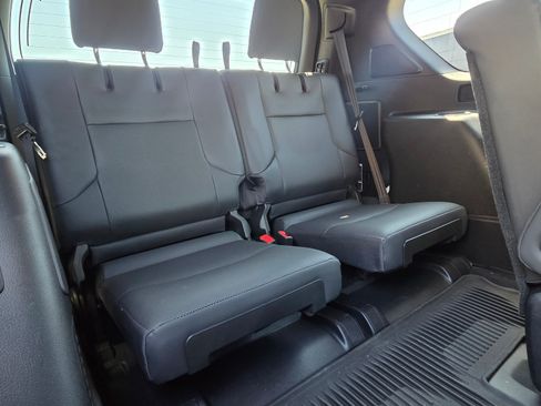 Used 2022 Lexus GX 460 Premium w/ Accessory Package image 21