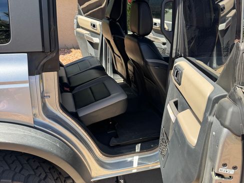 Used 2022 Ford Bronco Wildtrak image 12