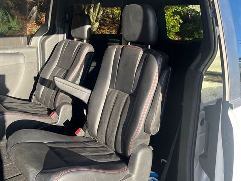 Used 2013 Dodge Grand Caravan R/T w/ Trailer Tow Group image 12