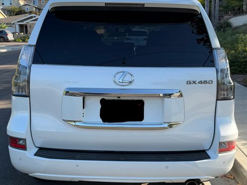 Used 2017 Lexus GX 460 Premium w/ Premium Package AWD/4WD image 8