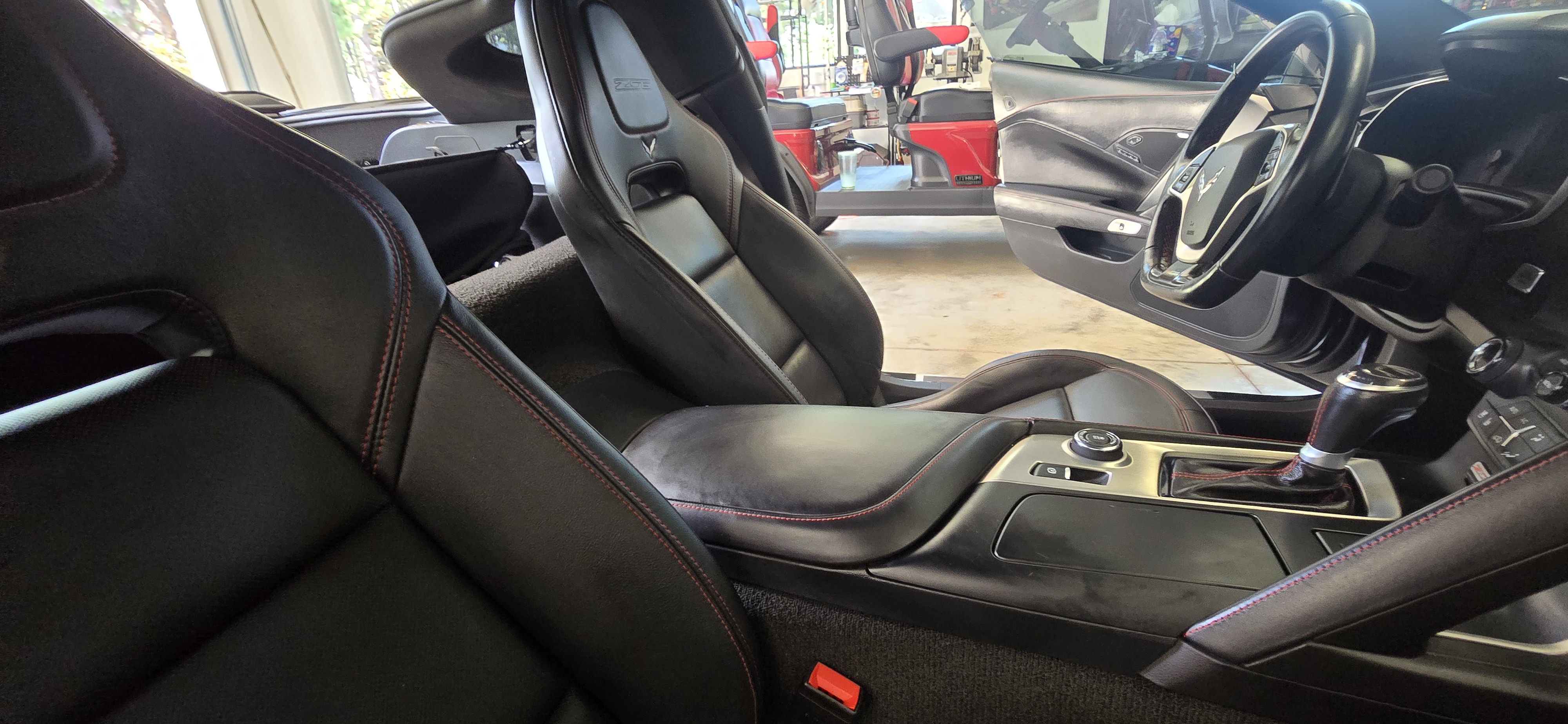 Used 2016 Chevrolet Corvette Z06 w/ 3LZ Preferred Equipment Group RWD image 6