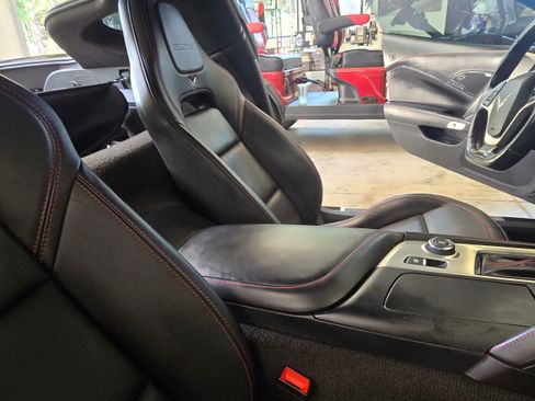 Used 2016 Chevrolet Corvette Z06 w/ 3LZ Preferred Equipment Group RWD image 6