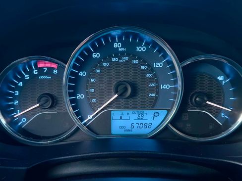 Used 2015 Toyota Corolla LE FWD image 6
