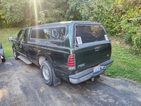 Used 2000 Ford F250 2WD SuperCab Super Duty image 2