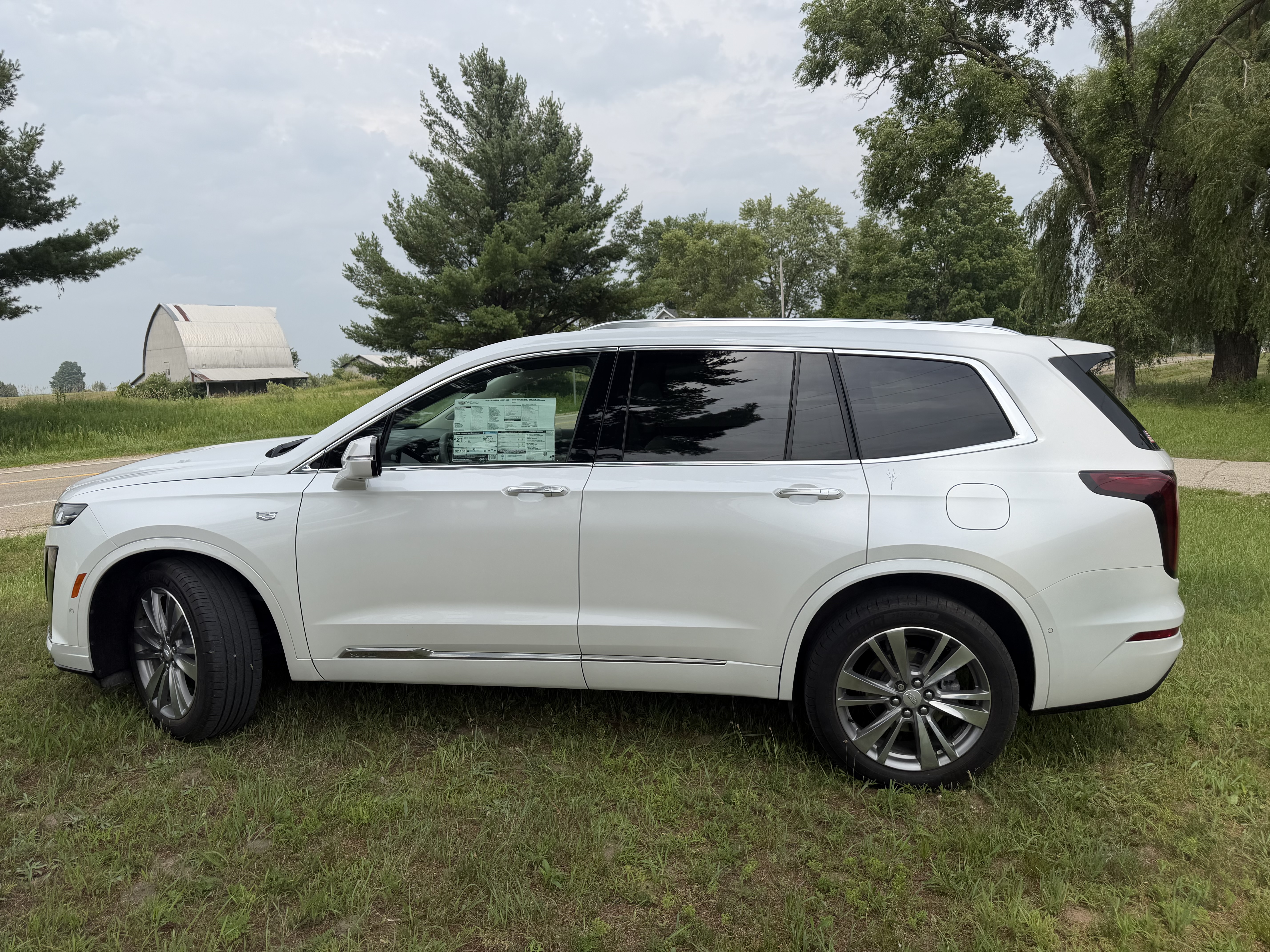 Used 2023 Cadillac XT6 Premium Luxury w/ Technology Package AWD/4WD image 1