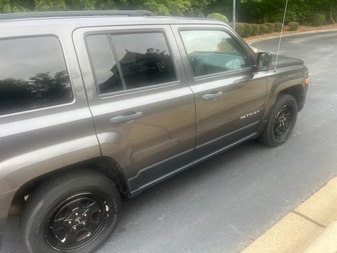 Used 2017 Jeep Patriot Sport AWD/4WD image 8