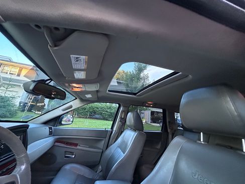 Used 2007 Jeep Grand Cherokee Limited AWD/4WD image 9