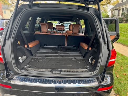 Used 2018 Mercedes-Benz GLS 450 450 4MATIC Sport Utility 4D image 2