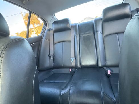 Used 2010 INFINITI G37 Journey w/ Premium Pkg image 11