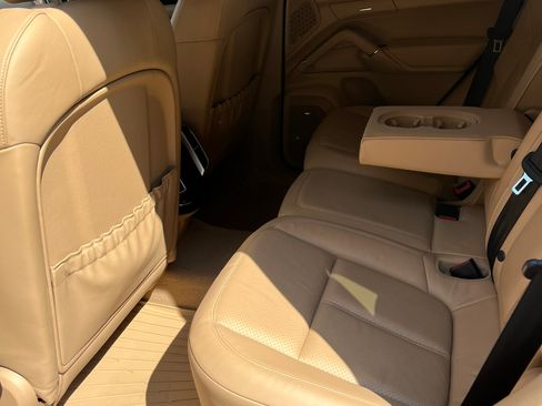 Used 2013 Porsche Cayenne image 8