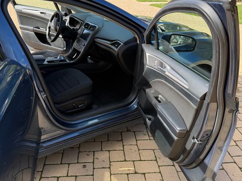 Used 2019 Ford Fusion SE image 9