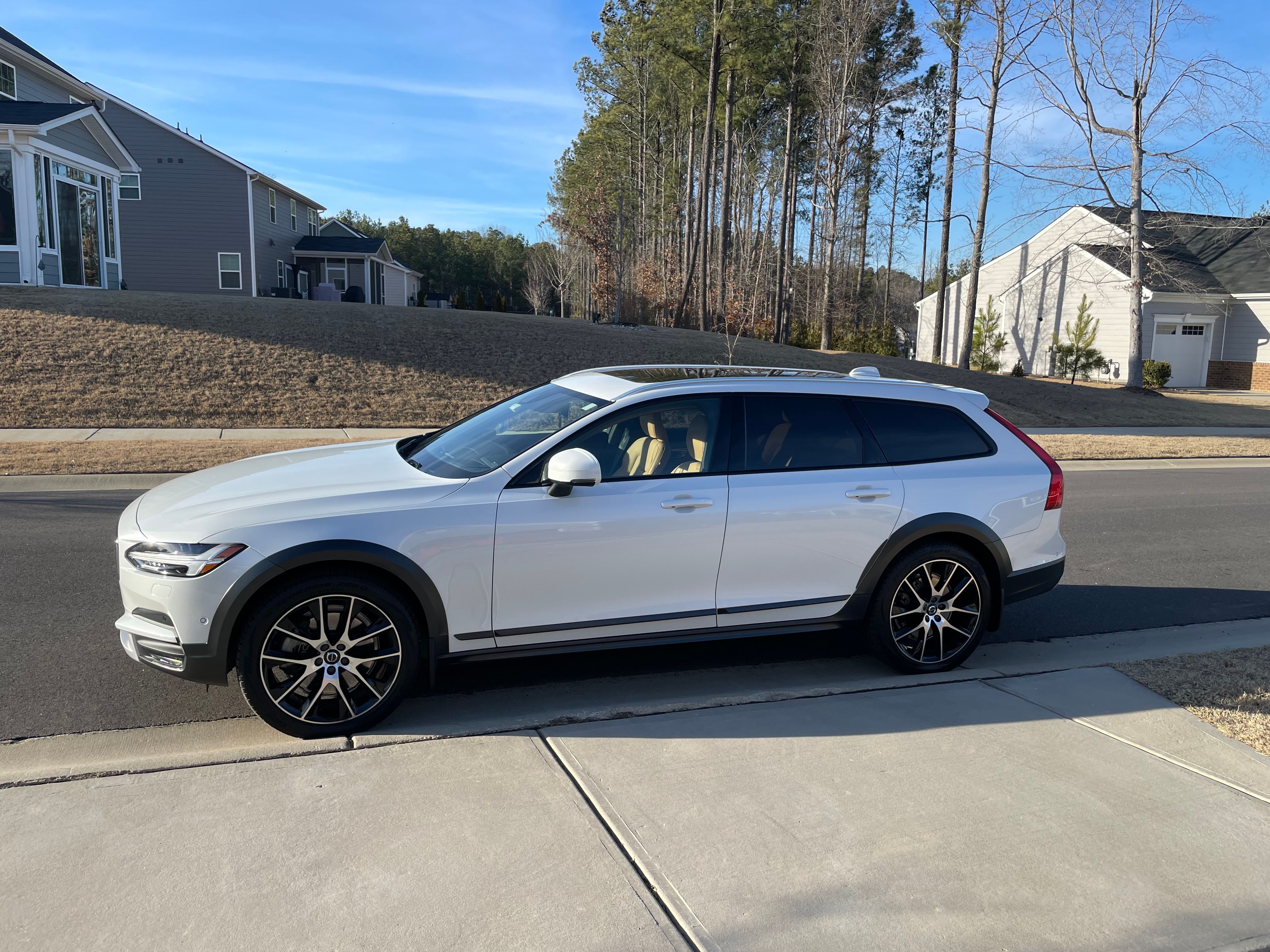 Used 2020 Volvo V90 T6 Cross Country w/ Advanced Package AWD/4WD image 5