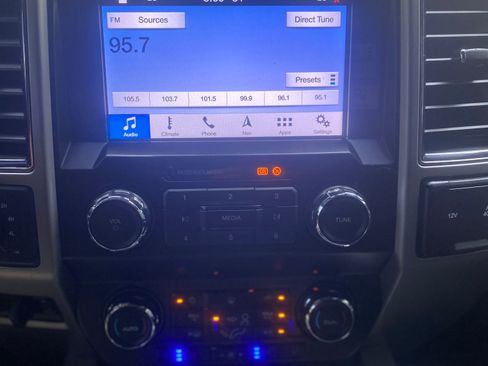 Used 2019 Ford F350 Lariat AWD/4WD image 16