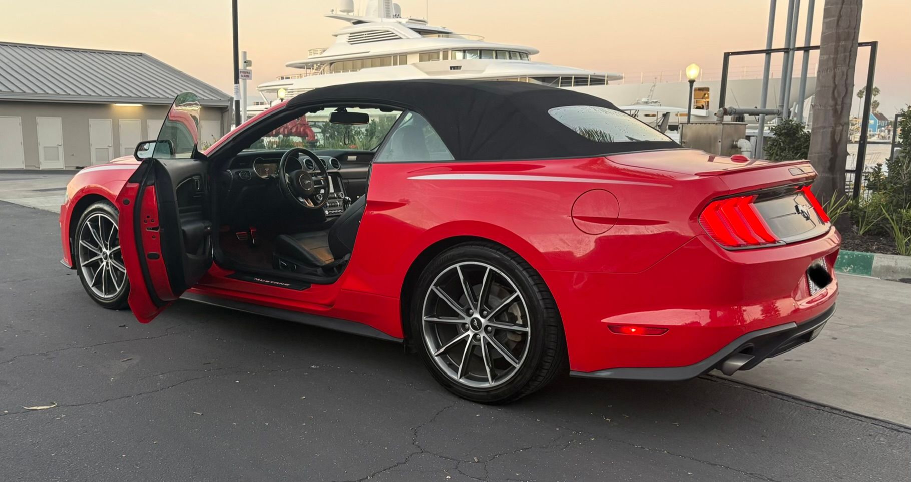 Used 2018 Ford Mustang Premium w/ Equipment Group 201A RWD image 6