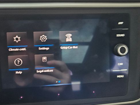 Used 2021 Volkswagen Atlas Cross Sport SE w/ Panoramic Sunroof Package image 23