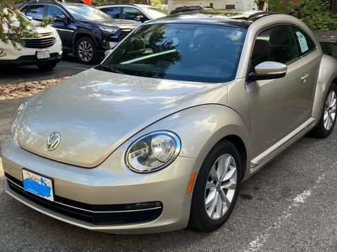 Used 2013 Volkswagen Beetle TDI image 1