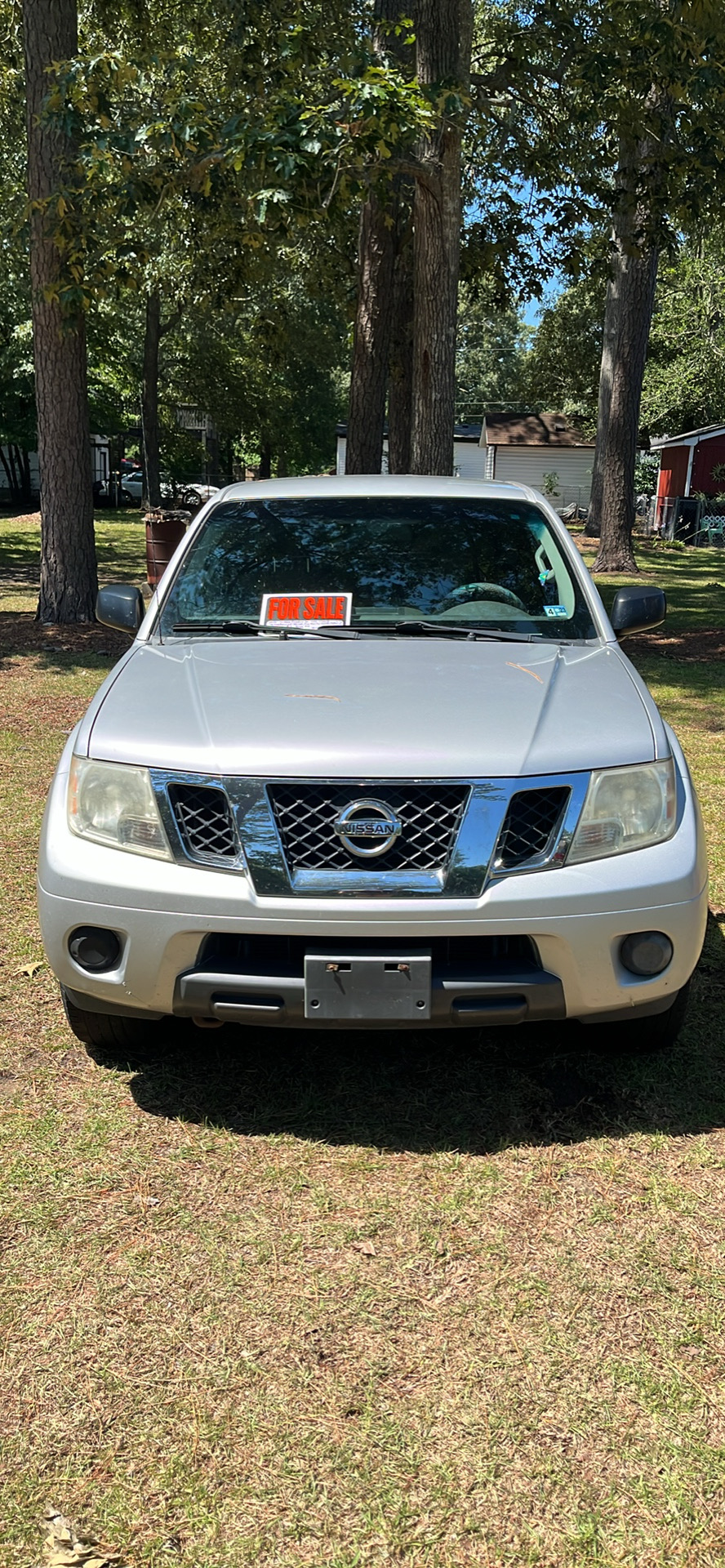 Used 2012 Nissan Frontier SV AWD/4WD image 2