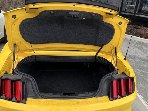 Used 2017 Ford Mustang GT Premium image 11