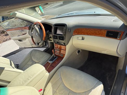 Used 2004 Lexus LS 430 image 8