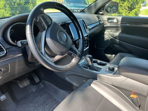 Used 2021 Jeep Grand Cherokee Overland AWD/4WD image 13