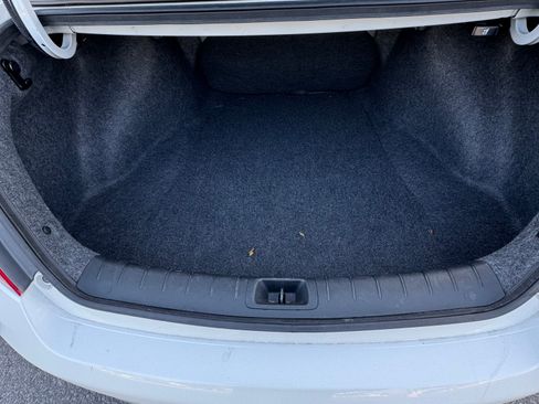 Used 2017 Honda Accord Touring image 11