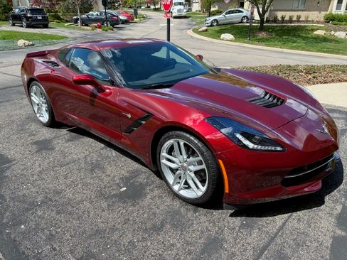 Used 2019 Chevrolet Corvette Stingray Coupe w/ 1LT RWD image 1