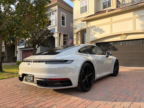 Used 2021 Porsche 911 Carrera image 6