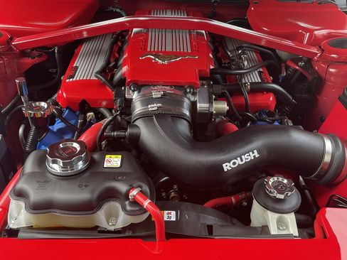 Used 2006 Ford Mustang GT Premium image 10