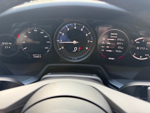 Used 2020 Porsche 911 Carrera image 11