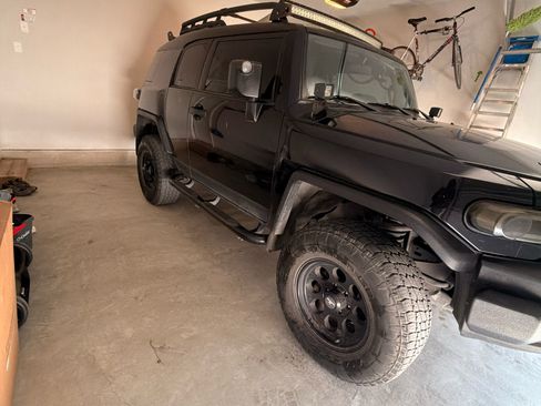 Used 2008 Toyota FJ Cruiser 4WD image 4