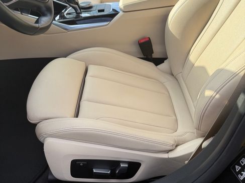 Used 2019 BMW 330i xDrive 330i xDrive Sedan 4D w/ Driving Assistance Package image 20