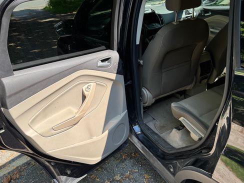 Used 2013 Ford Escape SE FWD image 19