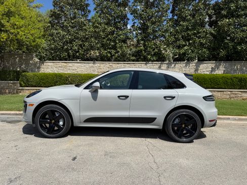 Used 2020 Porsche Macan Turbo image 2