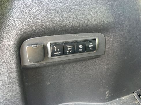 Used 2011 Ford Explorer Limited w/ Technology Pkg image 9