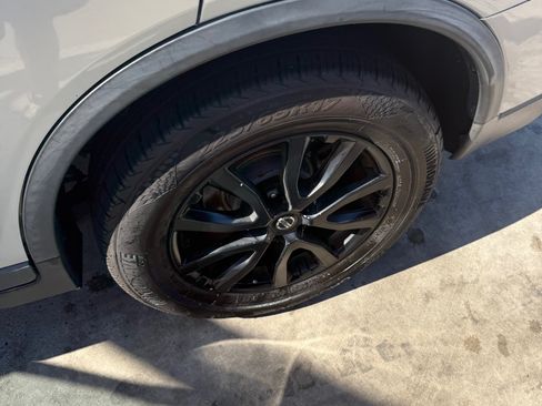 Used 2019 Nissan Rogue SV image 10