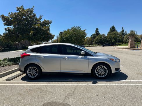 Used 2018 Ford Focus SE image 8