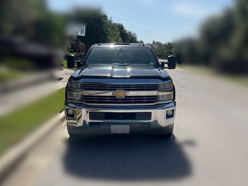 Used 2015 Chevrolet Silverado 2500 LT w/ LT Convenience Package RWD image 4