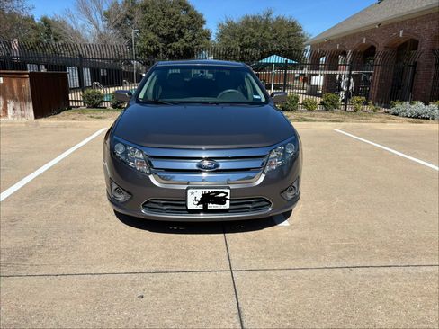 Used 2012 Ford Fusion SE image 2