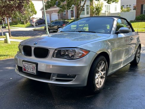 Used 2009 BMW 128i Convertible image 2