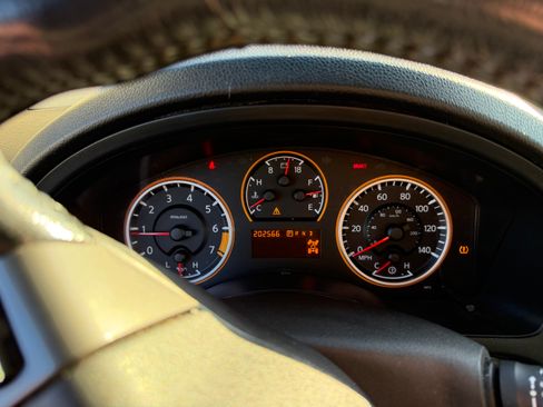 Used 2012 Nissan Armada SV image 11