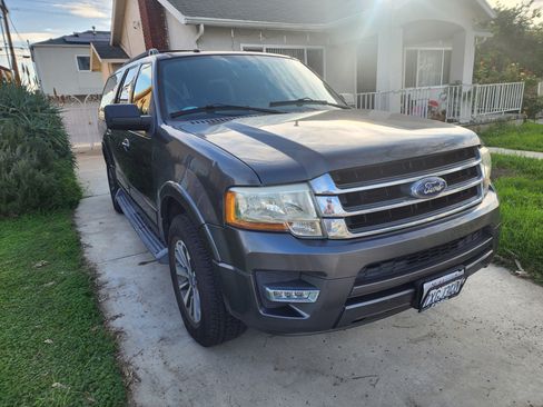 Used 2016 Ford Expedition EL XLT image 5