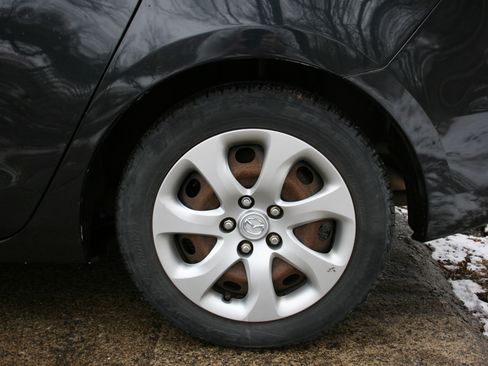 Used 2011 MAZDA MAZDA3 i Sport image 14