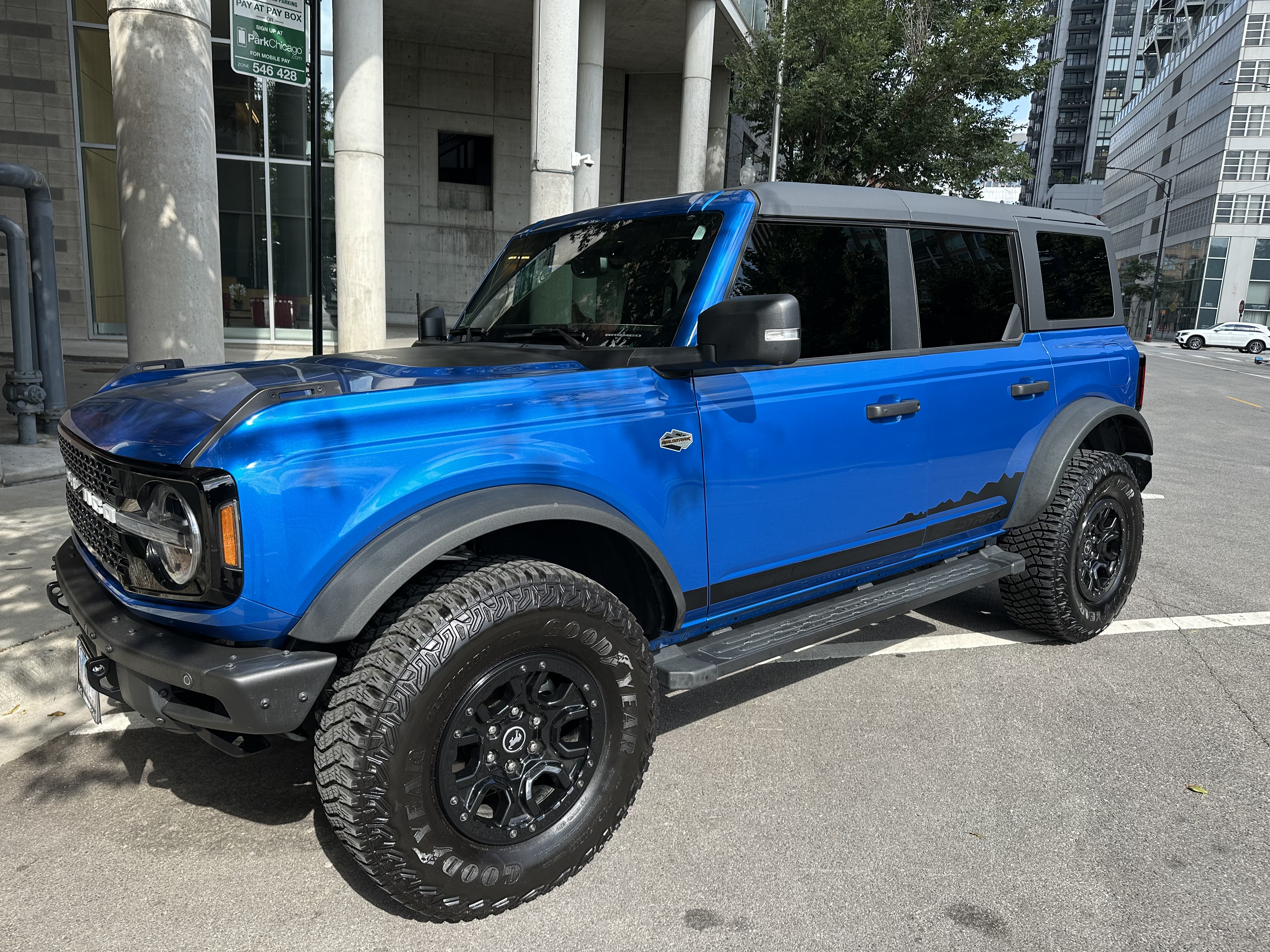 Used 2022 Ford Bronco Wildtrak AWD/4WD image 1