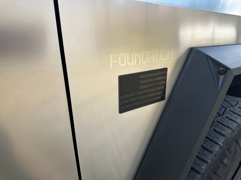 Used 2024 Tesla Cybertruck AWD Crew Cab image 2