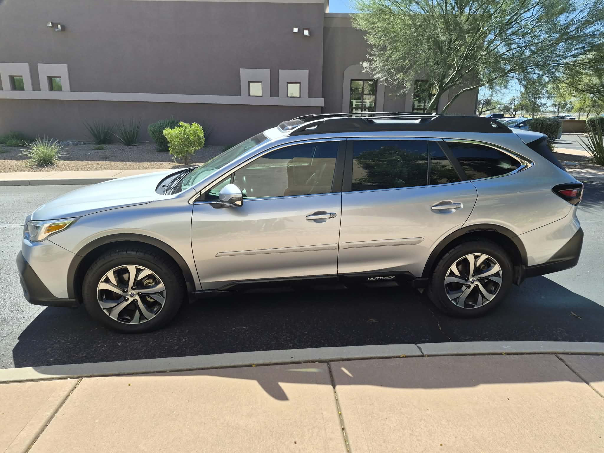 Used 2020 Subaru Outback Limited XT w/ Popular Package #2 AWD/4WD image 1