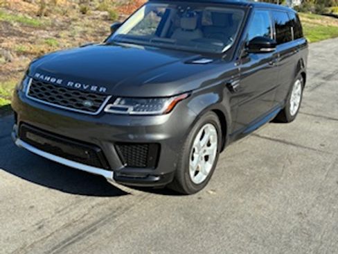 Used 2018 Land Rover Range Rover Sport HSE image 2