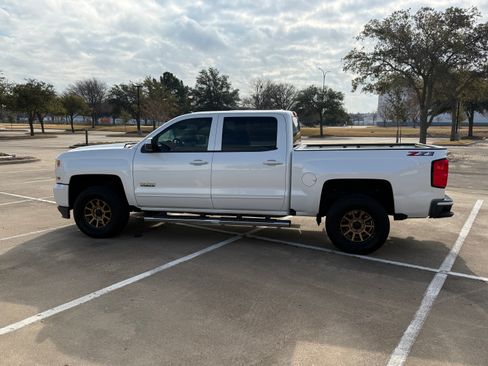 Used 2018 Chevrolet Silverado 1500 LT w/ Texas Edition image 6
