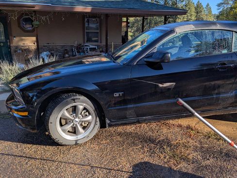 Used 2005 Ford Mustang GT Premium image 4